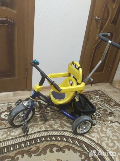 Детский трехколесный велосипед бу с ручкой