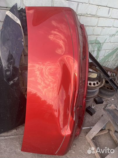 Крышка багвжника vesta