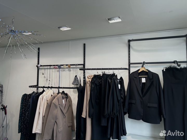 Раскрученный шоурум магазин жен.одежды+соц.сети