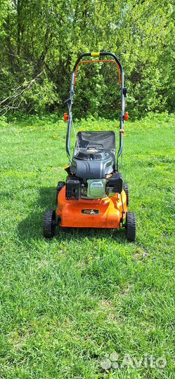 Газонокосилка бензиновая не самоходная бу