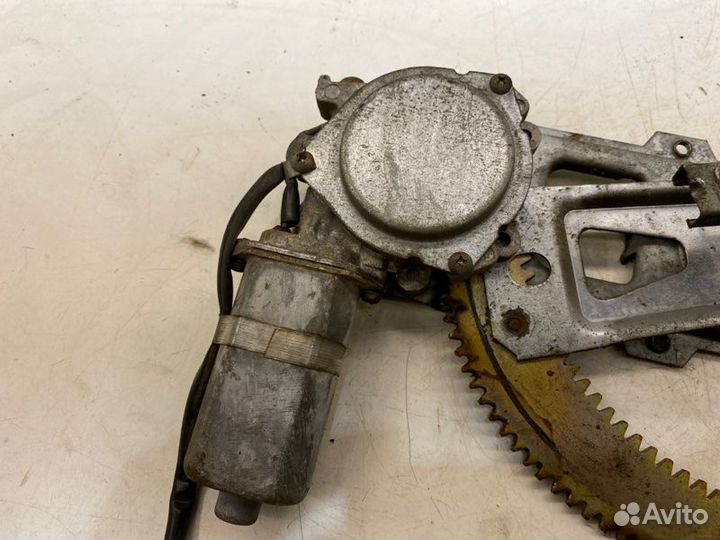 Мотор стеклоподъемника задний правый Subaru