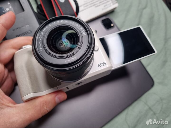 Canon m50 kit 15-45 is STM