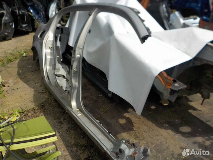 Боковина кузова renault megane 2 правая