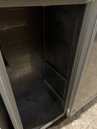 Шкаф холодильный Liebherr utb5520