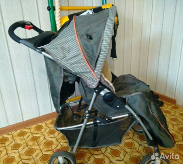 Коляска прогулочная