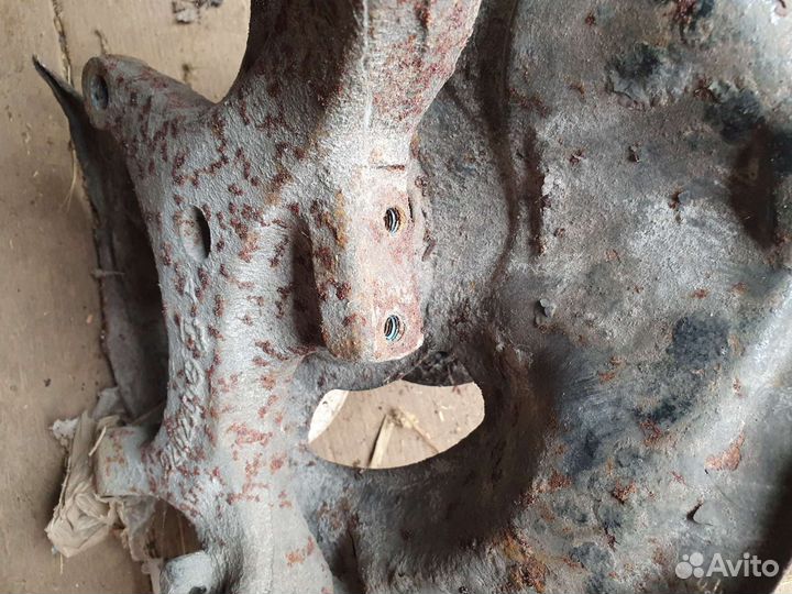 W210 поворотный кулак