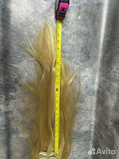 Волосы на заколках русые