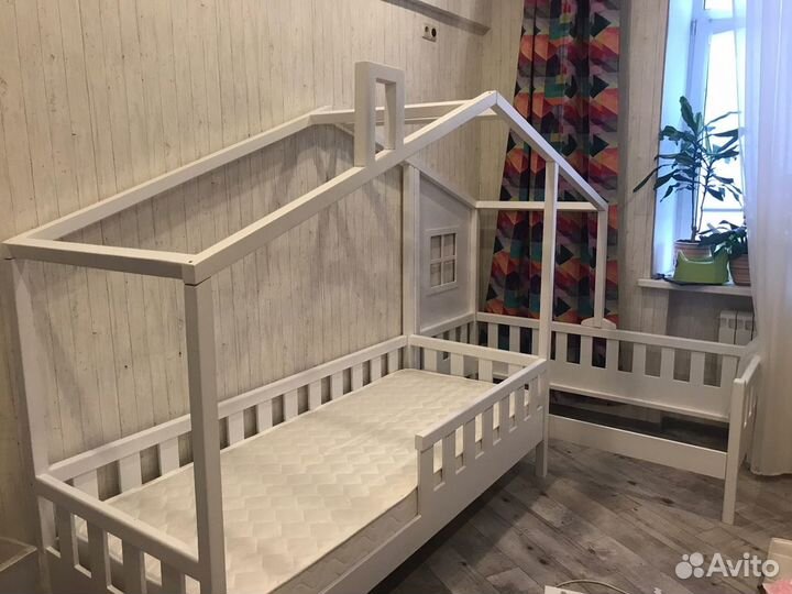 Детская кровать домик