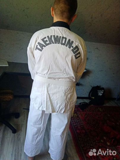 Кимоно, футы, защита рук и ног, перчатки