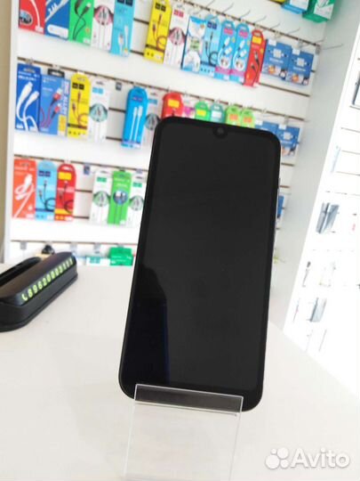 Телефон honor 8s