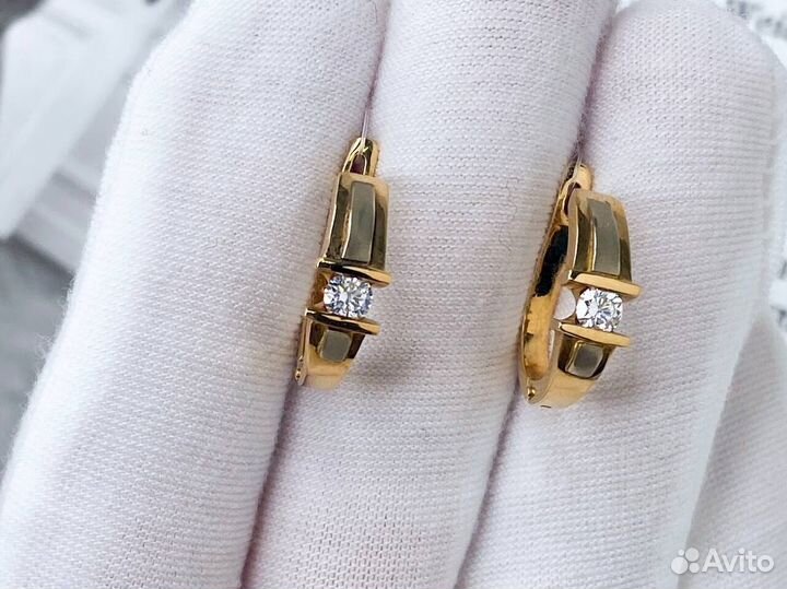 Золотые серьги с бриллиантами 585 пробы 0,29 ct