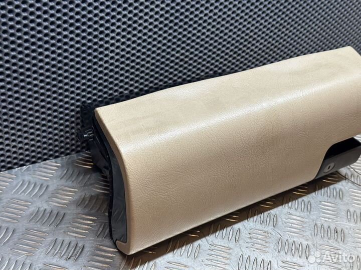 Бардачок Mercedes-Benz W210