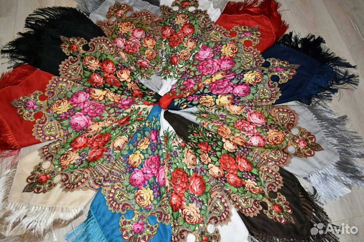 Платок с расцветкой павловопосадский платок