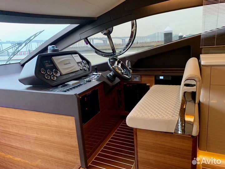 Моторная яхта Artemis 56