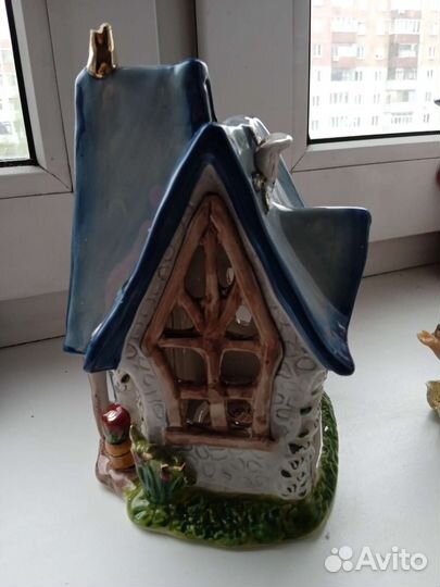 Фарфоровый подсвечник