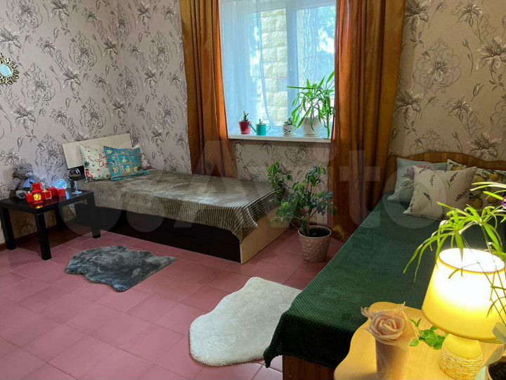 2-к. квартира, 65 м², 1/3 эт.