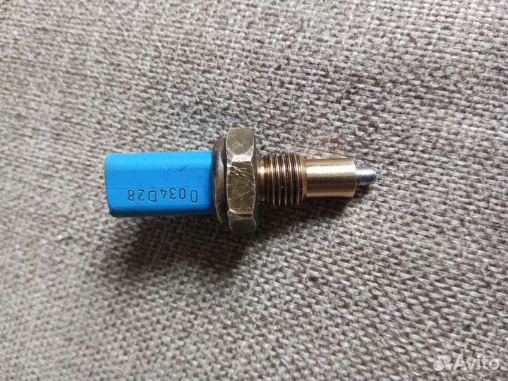 Датчик заднего хода логан/ларгус