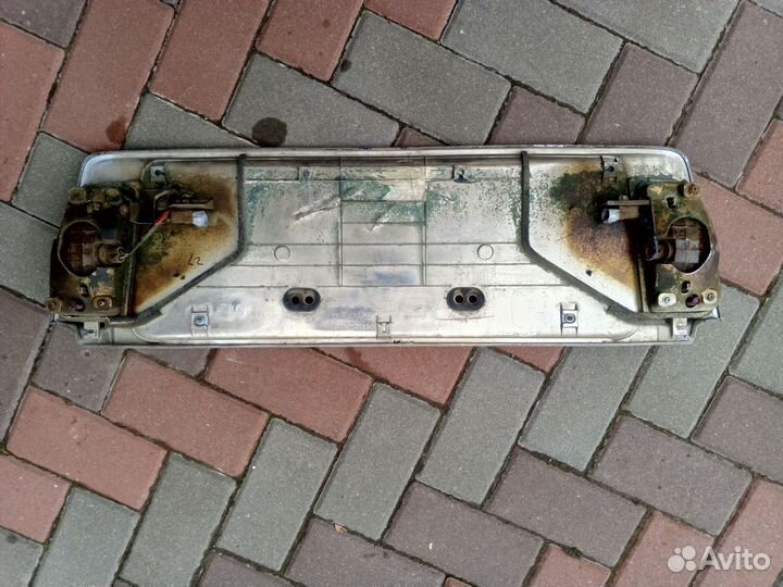 Накладка двери багажника под номером Лексус лх 570