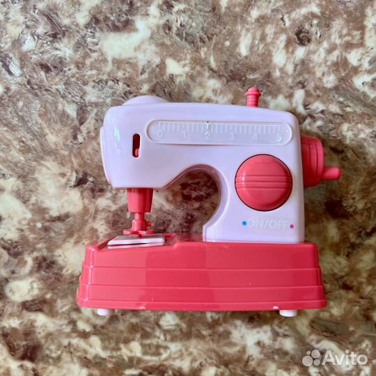 Утюг и швейная машина игрушечные