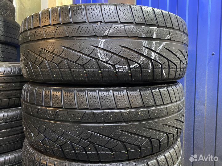 Pirelli Winter Sottozero 210 215/65 R16 98H