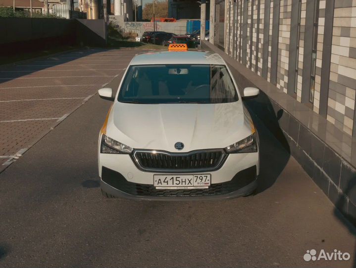 Аренда авто под такси без залога Skoda Rapid