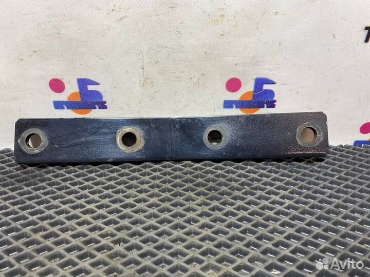 81411050589 Кронштейн траверсы задней