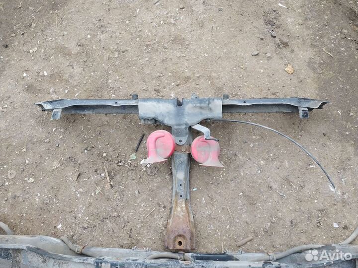 Передний усилитель бампера hyundai sonata 4