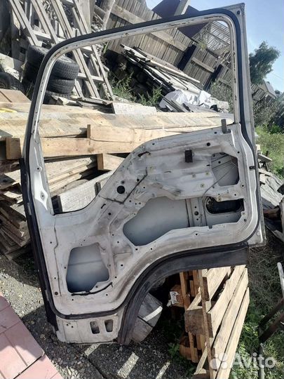 Дверь isuzu elf