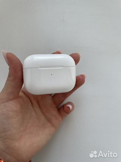 Кейс для наушников Apple AirPods Pro оригинал