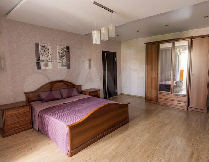 2-к. квартира, 90 м², 4/9 эт.