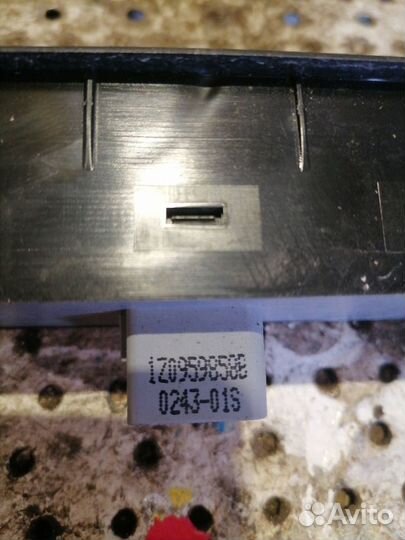 Блок управления стеклоподьемниками Skoda Yeti 1.2