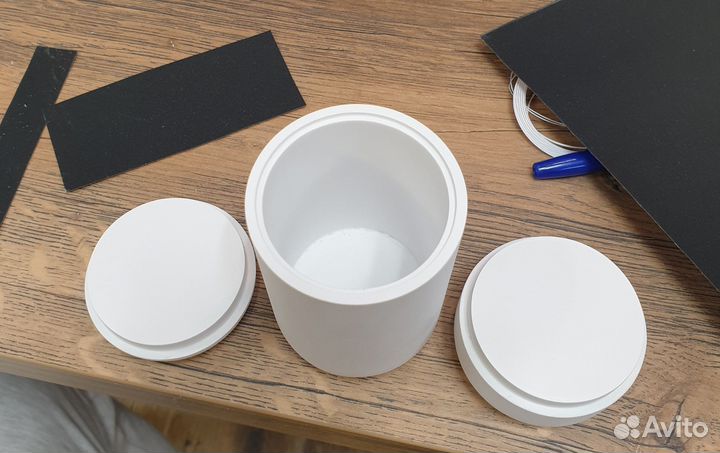 Производство/изготовление изделий/деталей из пласт