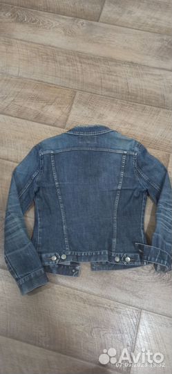 Куртка и джинсы