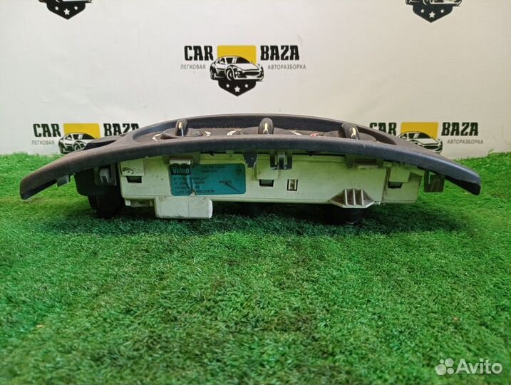 Блок управления климатом Renault Megane