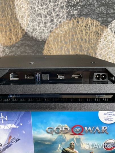 Игровая приставка ps4 pro 1tb