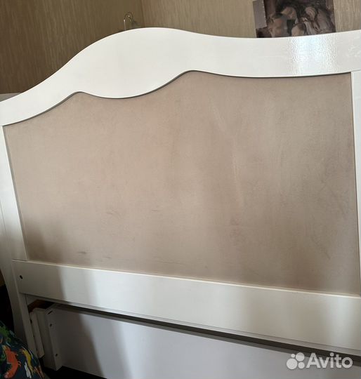 Детская кроватка с маятником и ящиком