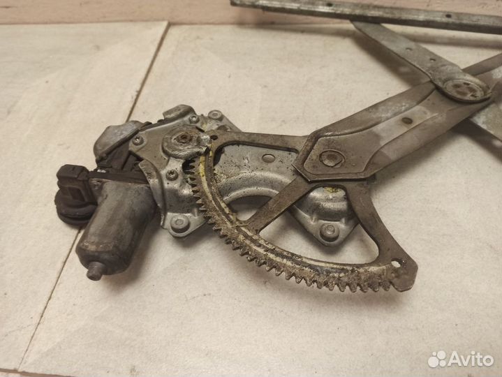 Стеклоподъемник электрический задний правый