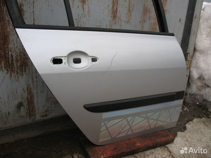 Задняя правая дверь Renault Megane 2 седан