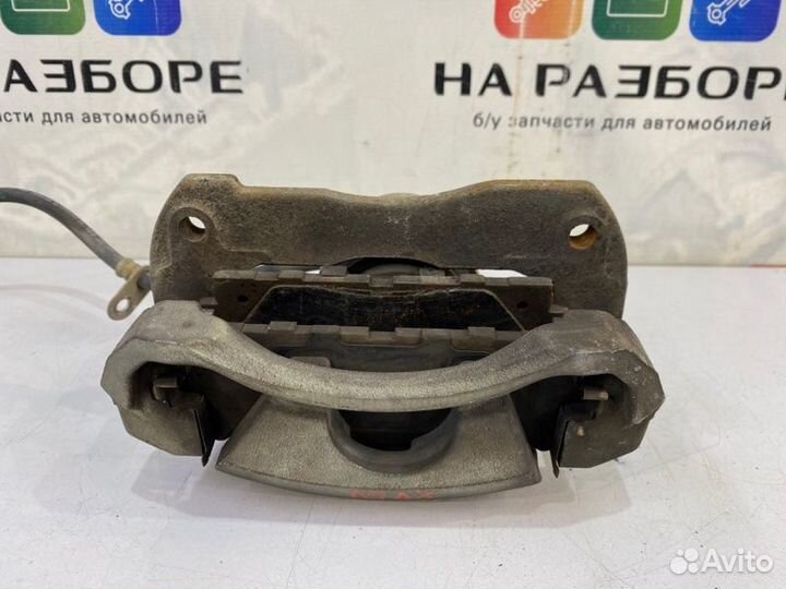 Суппорт передний левый Toyota Camry XV50 2GR-FE