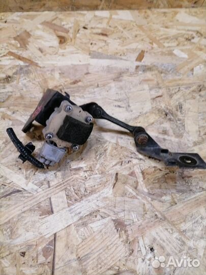 Датчик положения кузова Mazda 3 BK