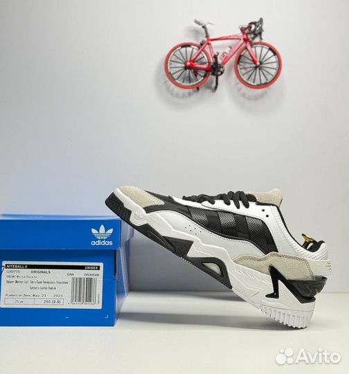 Кроссовки adidas