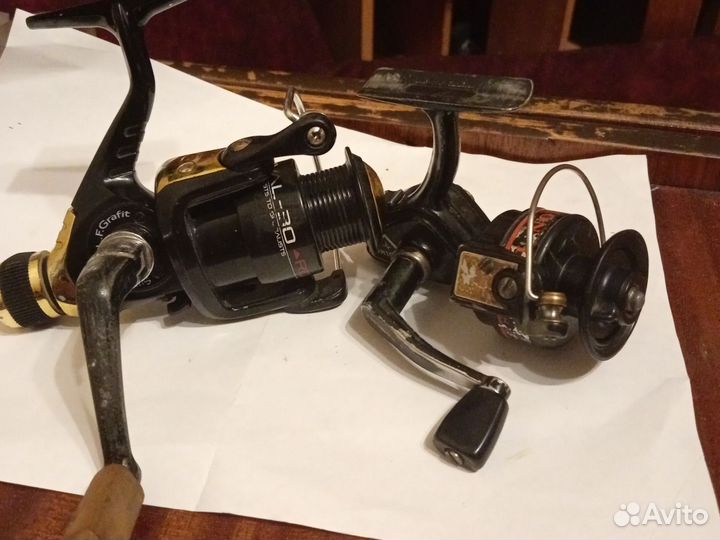 Две спининговые катушки