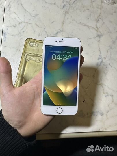 iPhone 8, 64 ГБ