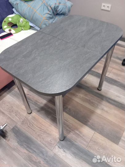 Кухонный стол