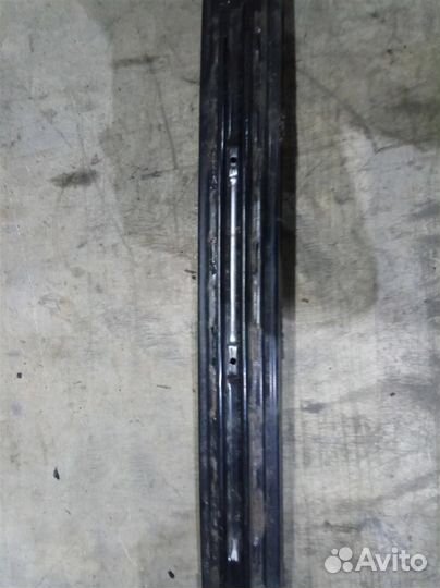 Усилитель переднего бампера от Hyundai Santa Fe