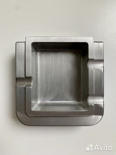 Пепельница bond street новая коллекционная