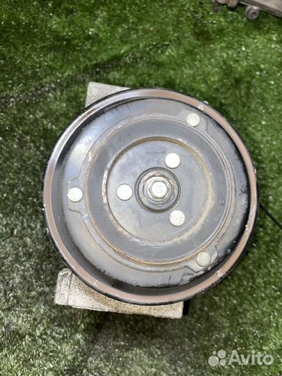 Компрессор кондиционера VQ35DE Nissan Fuga PY50 92