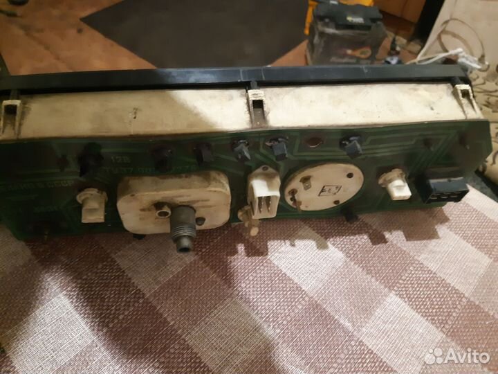 Приборная панель москвич 2141