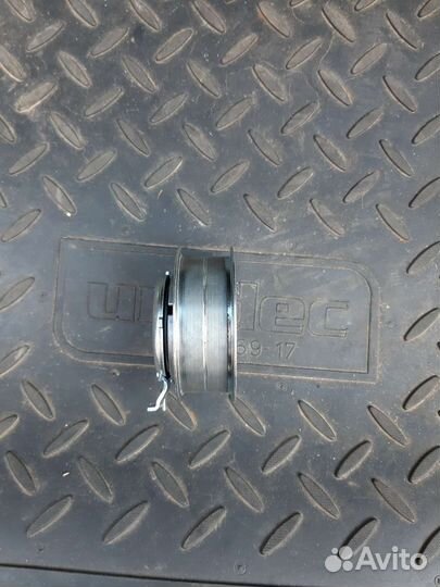 Натяжной ролик на volkswagen golf