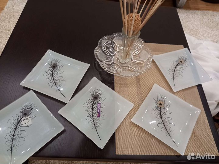 Разделочные доски в подставке.Тарелочки.Мельницы